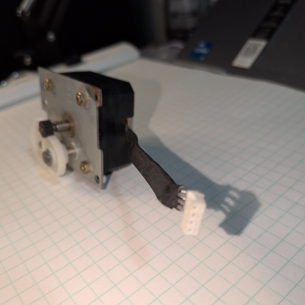 OKI EM-436 1X29AT3 311 Step Motor 4-Pin